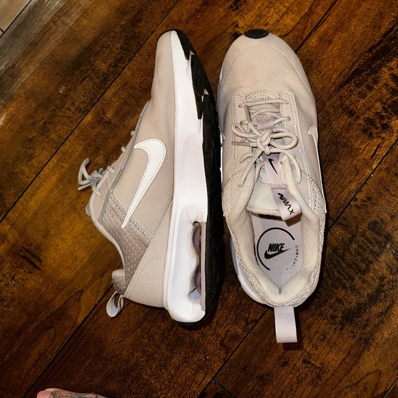 Nike Shoes - Picture 2 of 4